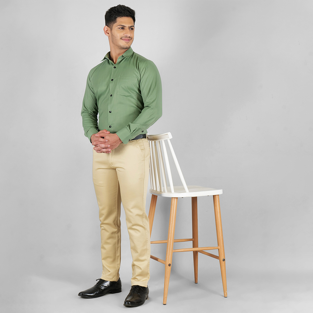 YOUNG & FORMALS by CAMBRIDGE Men's Slim Fit Formal Shirt | Solid Pattern | Full Sleeves | Spread Collar | Classic Business & Formal Wear for Office & Events (YF00002SF)