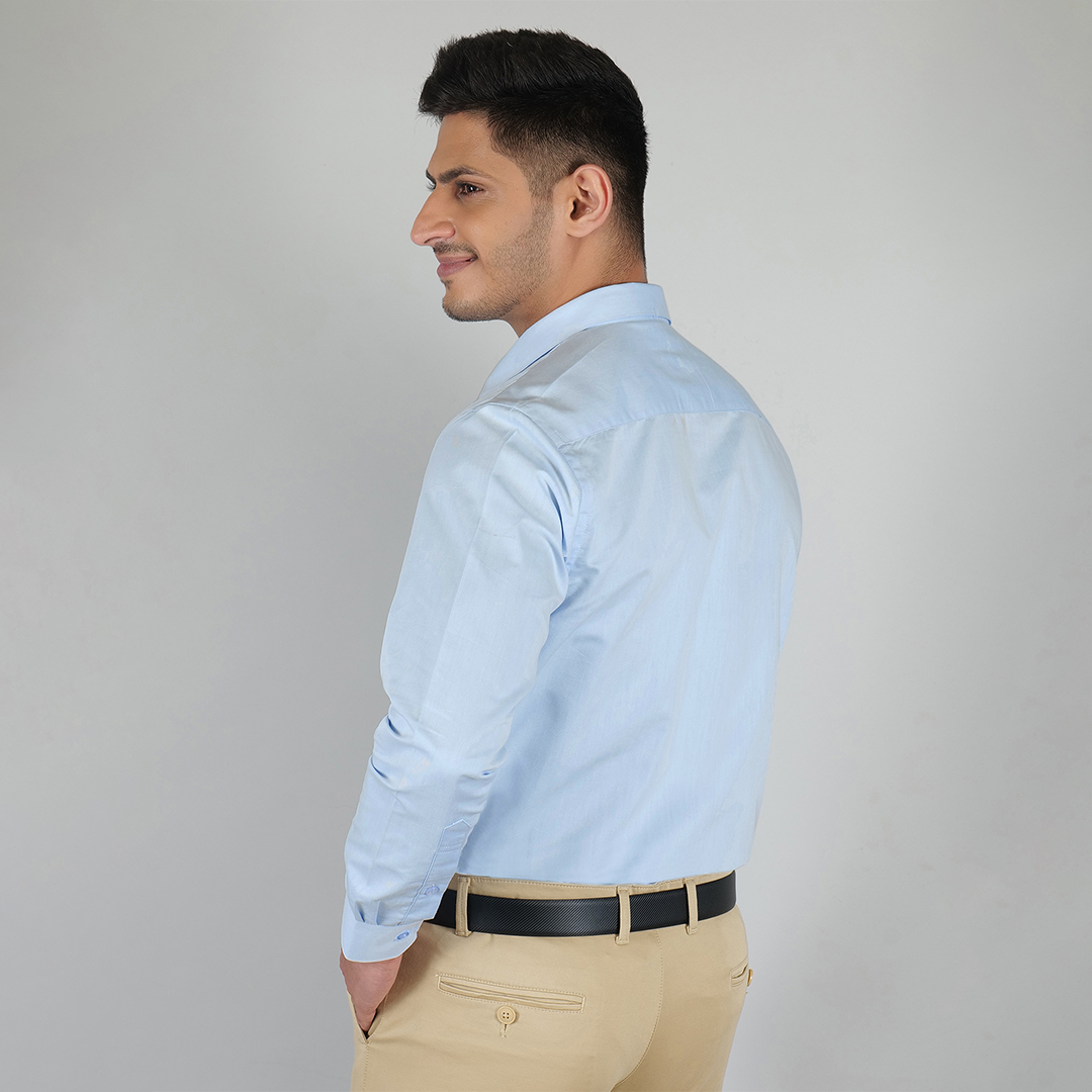 YOUNG & FORMALS by CAMBRIDGE Men's Slim Fit Formal Shirt | Full Sleeves, Spread Collar with Hanging Piping | Solid Chambray | Classic Business & Office Wear (YF00004SF)