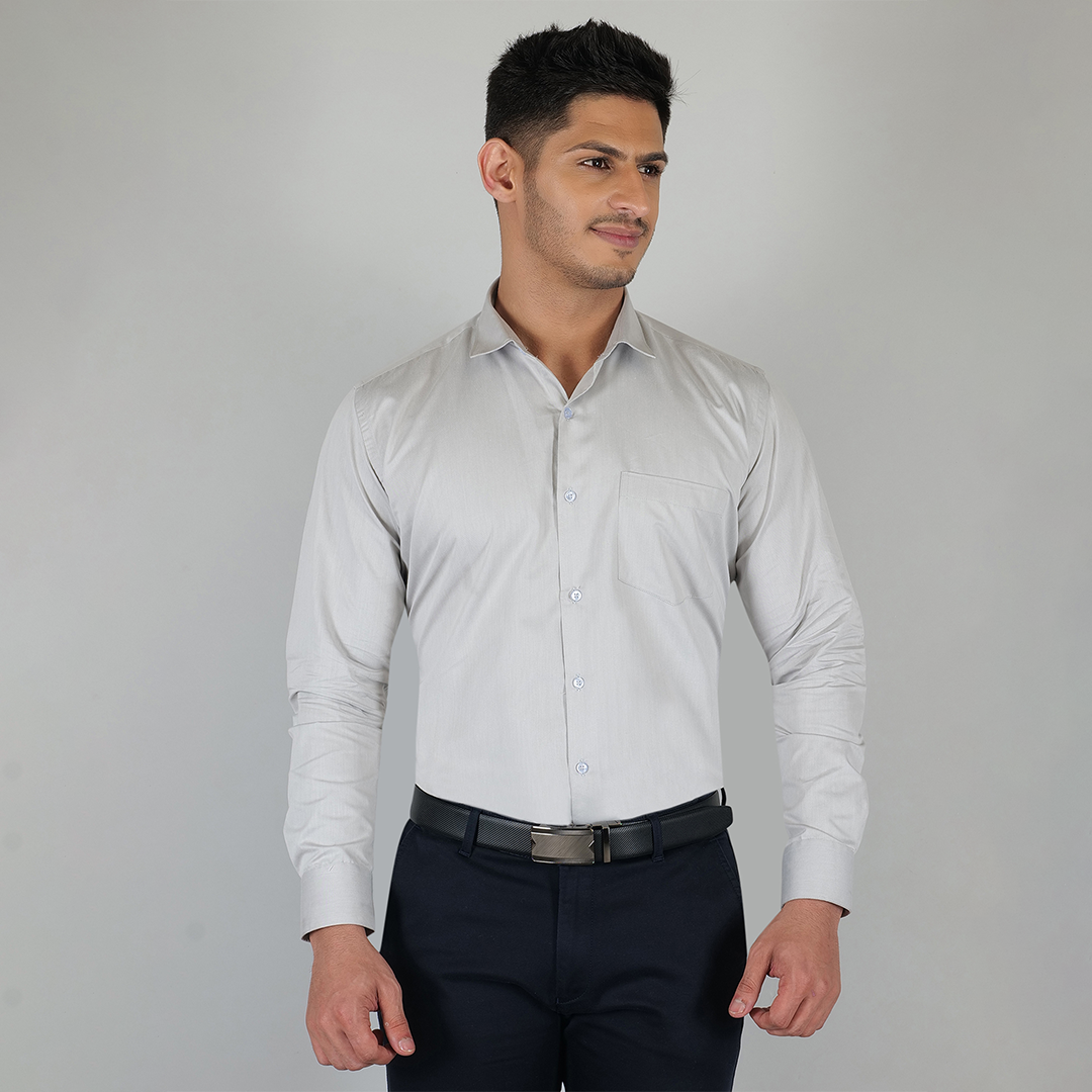 YOUNG & FORMALS by CAMBRIDGE Men's Slim Fit Formal Shirt | Full Sleeves, Spread Collar with Hanging Piping | Solid Chambray | Classic Business & Office Wear (YF00004SF)