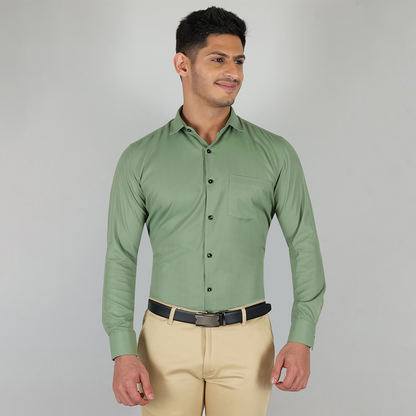 YOUNG & FORMALS by CAMBRIDGE Men's Slim Fit Formal Shirt | Solid Pattern | Full Sleeves | Spread Collar | Classic Business & Formal Wear for Office & Events (YF00002SF)