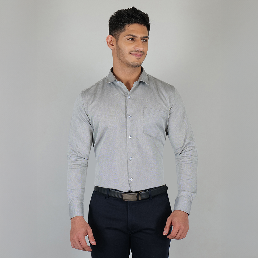 YOUNG & FORMALS by CAMBRIDGE Men's Slim Fit Formal Shirt | Full Sleeves, Spread Collar with Hanging Piping | Solid Chambray | Classic Business & Office Wear (YF00007SF)